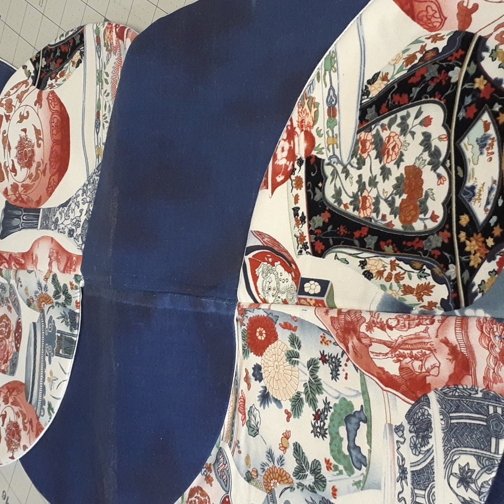 Handmade table runner. - Picture 2 of 2